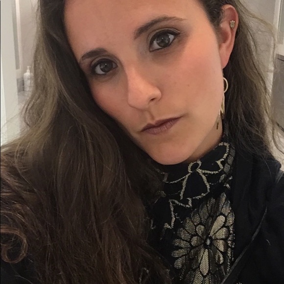 Meet your Posher, Shelby - Picture 5 of 5